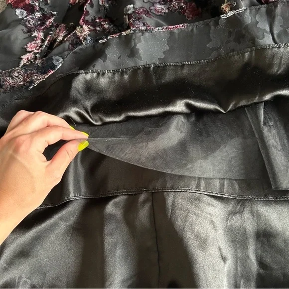 White House Black Market Black Floral Velvet 90s Inspired Formal Midi Dress - Picture 6 of 13